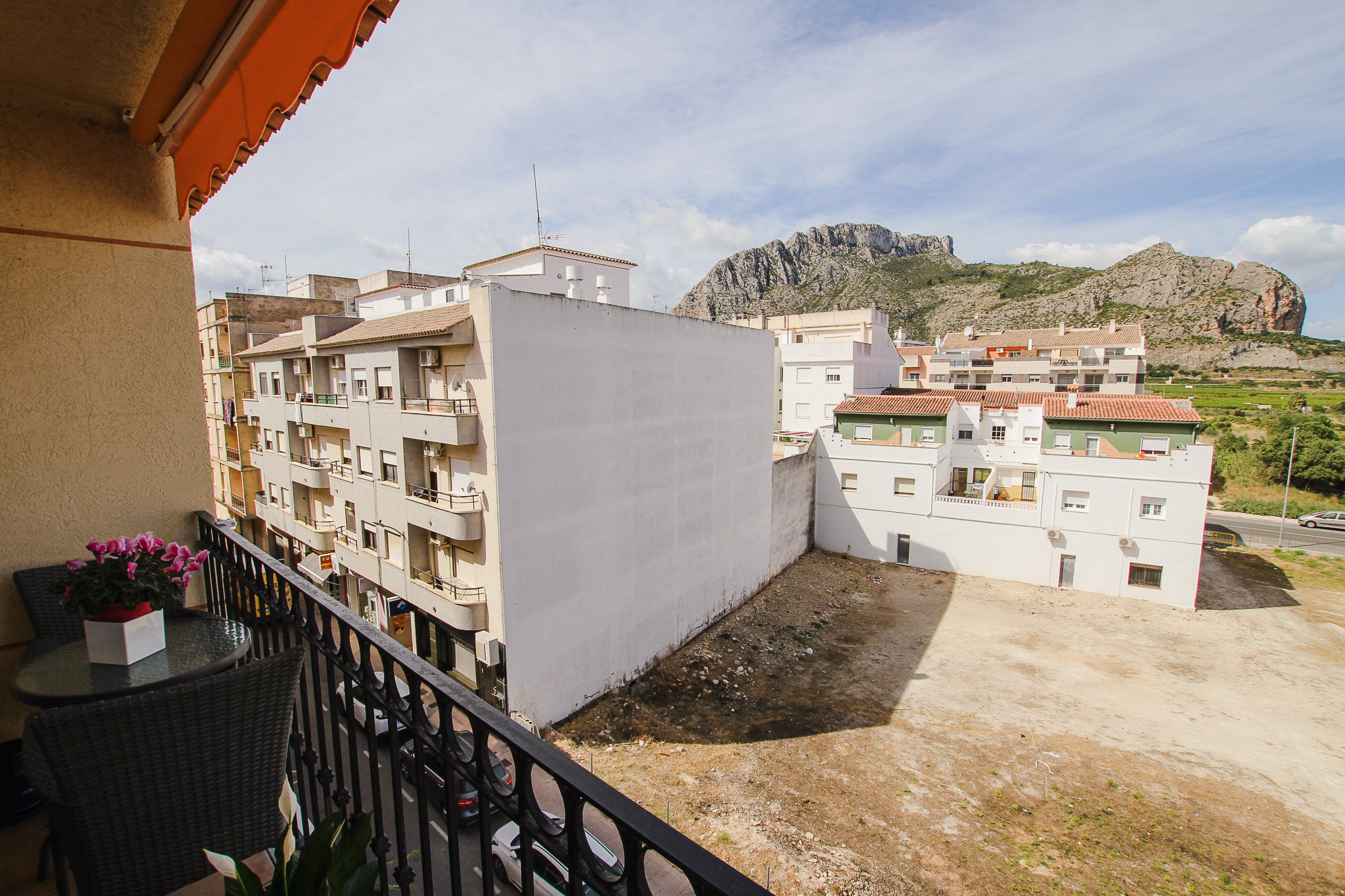 Gerenoveerd appartement met uitzicht op de bergen